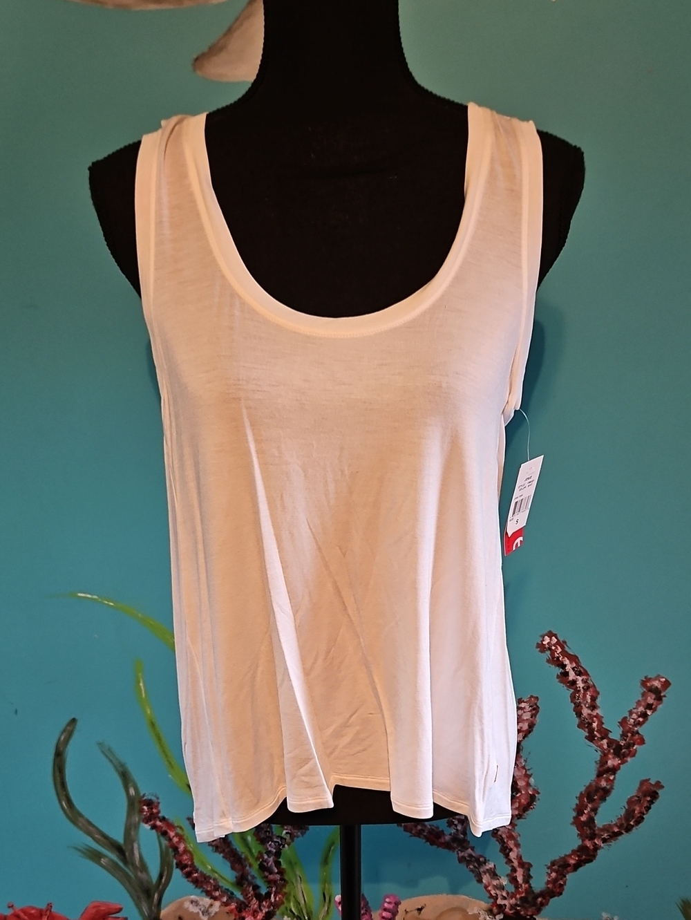 Natori White Scoop Neck Tank Top